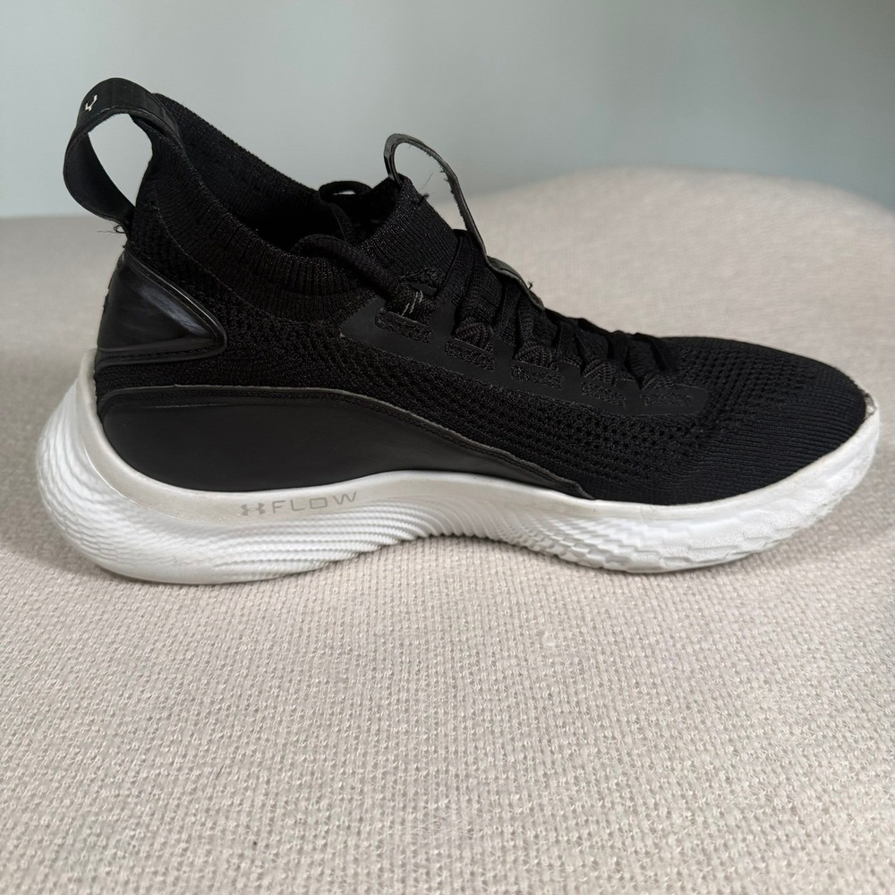 Under Armour Curry 8 Flow Sneakers Size 10 Black White Basketball 3023085-002 - Picture 10 of 16